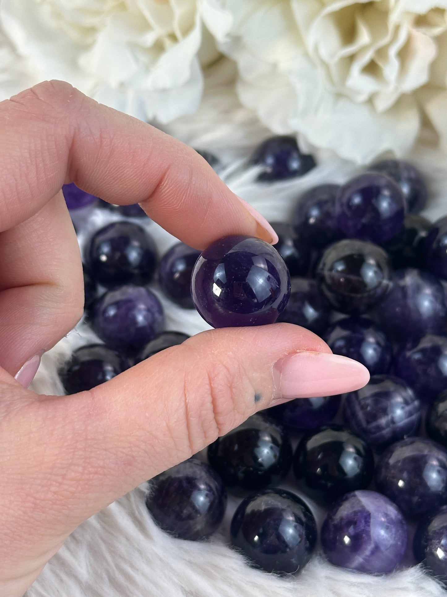 Dunkle mini Amethyst Kugel AA4