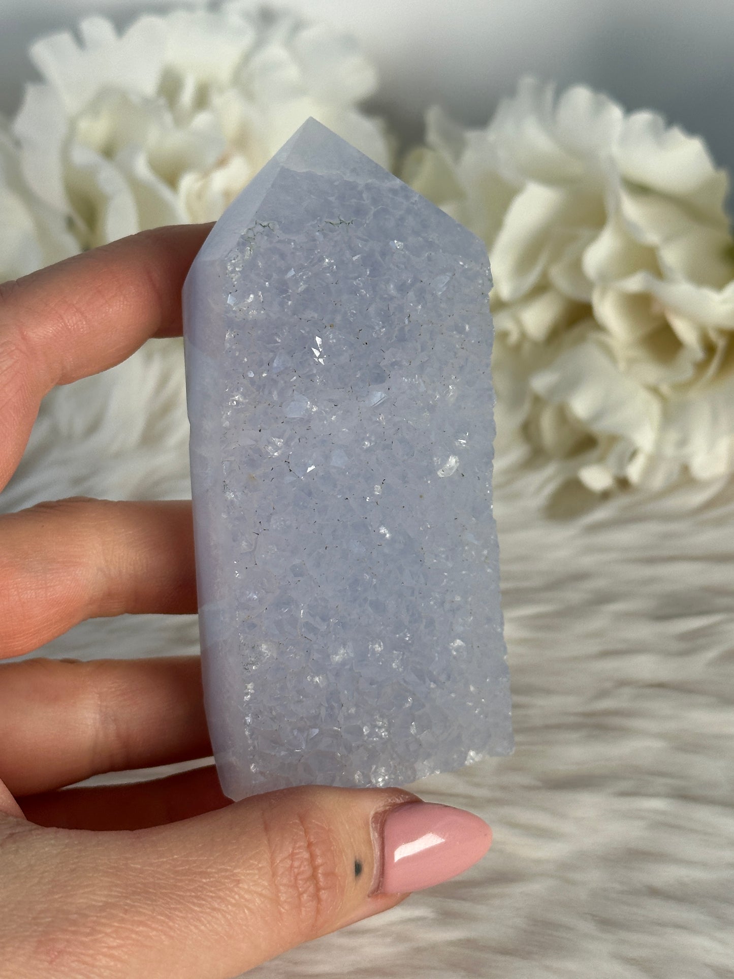 Druzy Chalcedon Turm W57