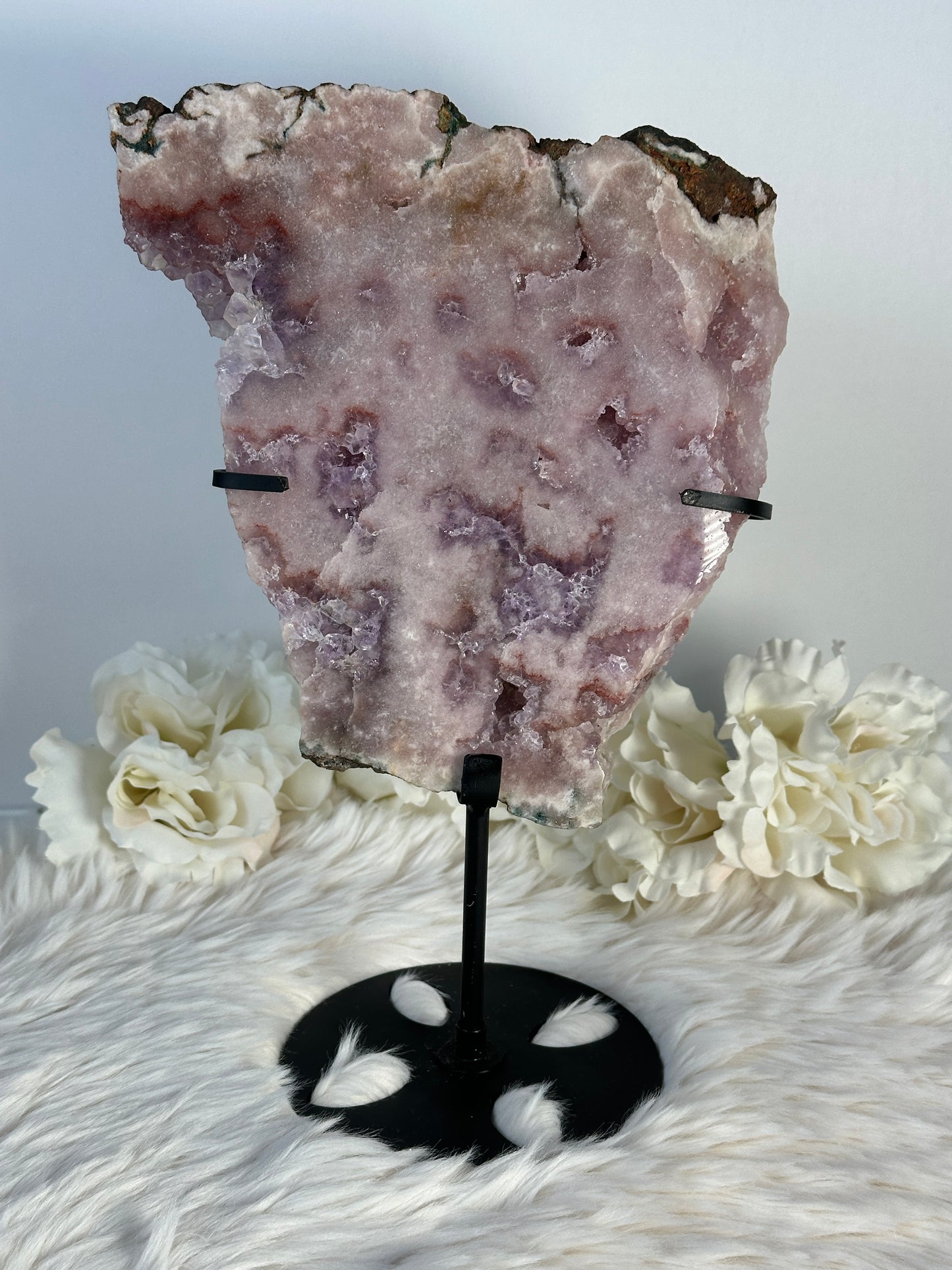 Pinke Amethyst Slab auf Halterung C198