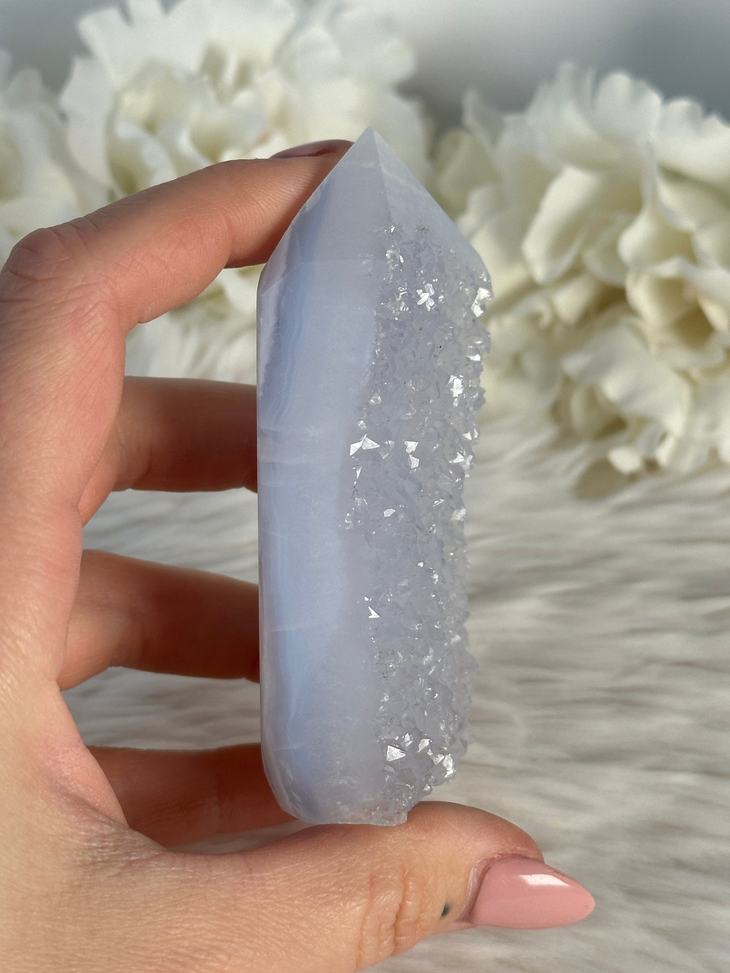 Druzy Chalcedon Turm W57