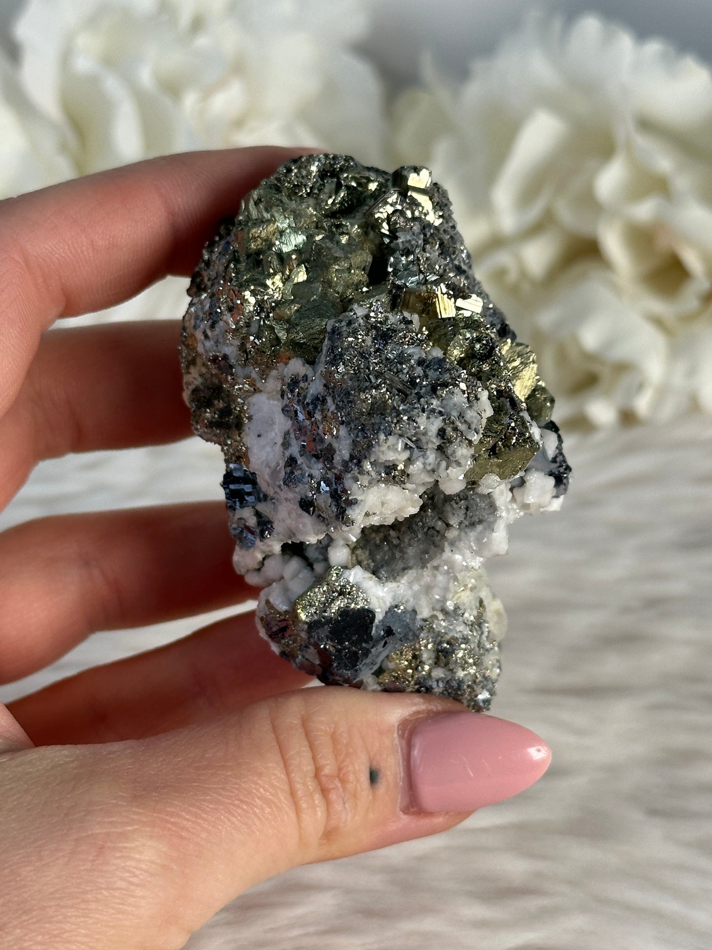Mineral aus Bulgarien Chalcopyrite mit Pyrite,Dolomite,Sphalerite und Galena J32,8
